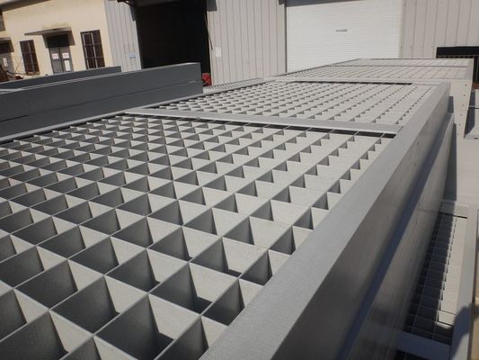 الشبكة الصلبة الزجاجية المعززة مربع مع 6x6mm شريط عابر